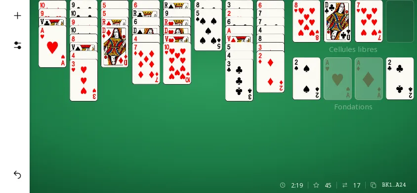 Jeu du Boulanger sur téléphone tenu à l’horizontale : partie en cours sur le tapis vert, huit colonnes de cartes, les quatre cellules et les quatre fondations, temps, score et coups.